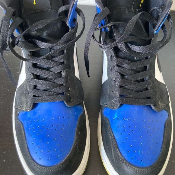 Air Jordan 1 Retro High OG Royal Blue Sneakers - Picture 3 of 5